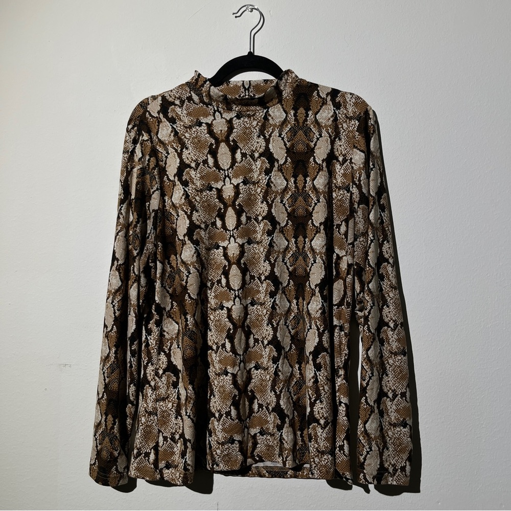 Snake print long sleeve